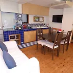 Guesthouse Hyakumanben Cross
